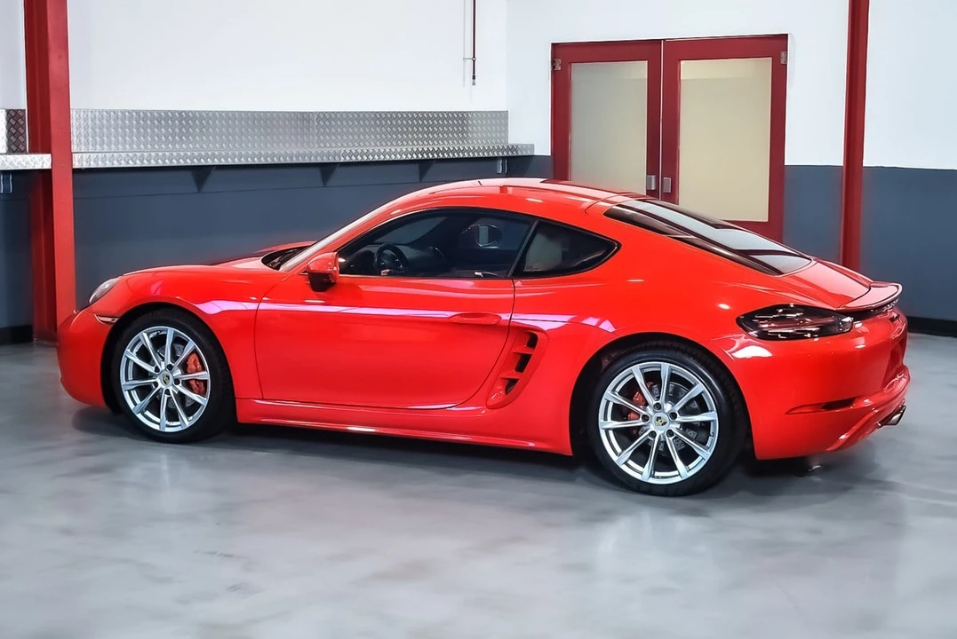 2018 Porsche 718 Cayman - Image 10 of 30