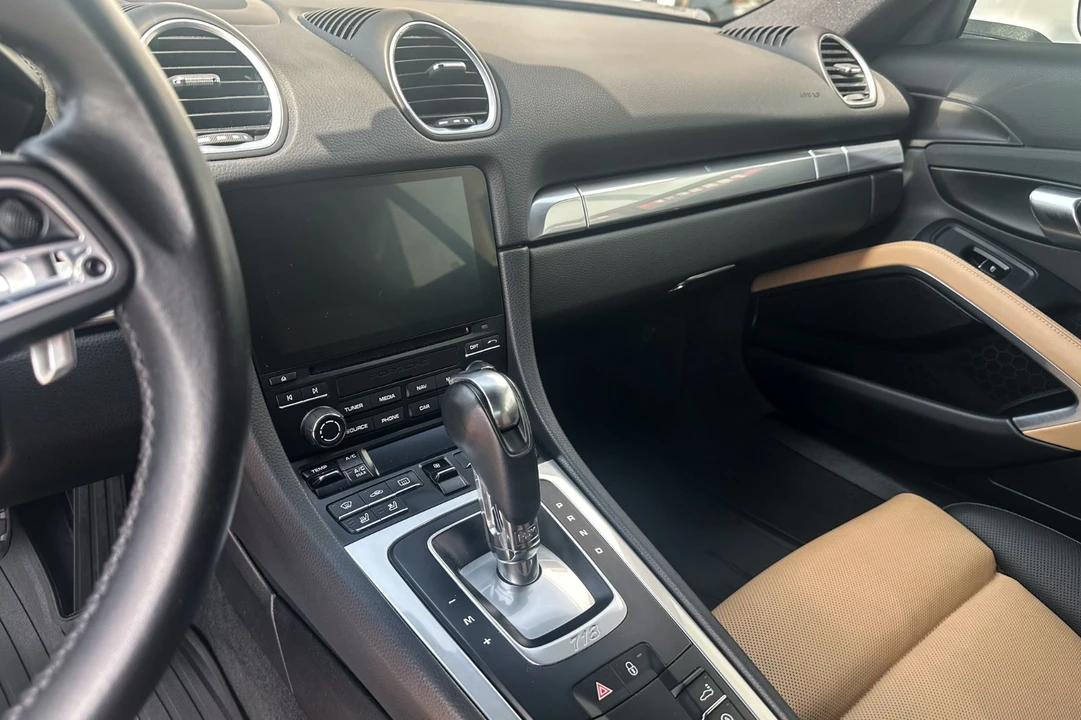 2018 Porsche 718 Cayman - Image 24 of 31
