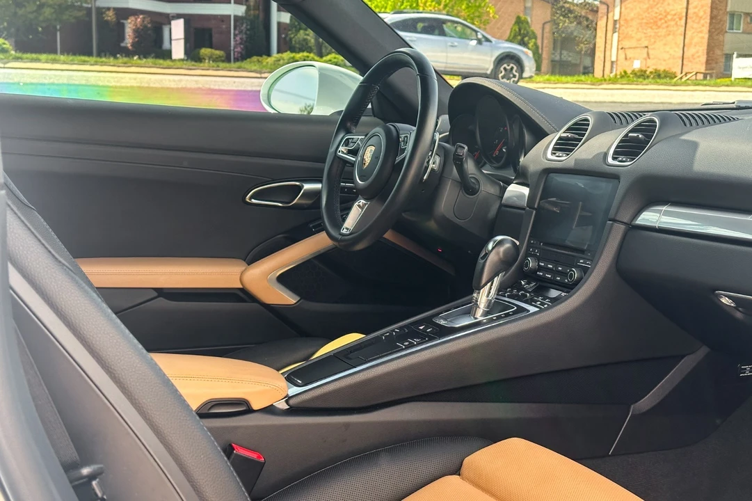 2018 Porsche 718 Cayman - Image 26 of 31