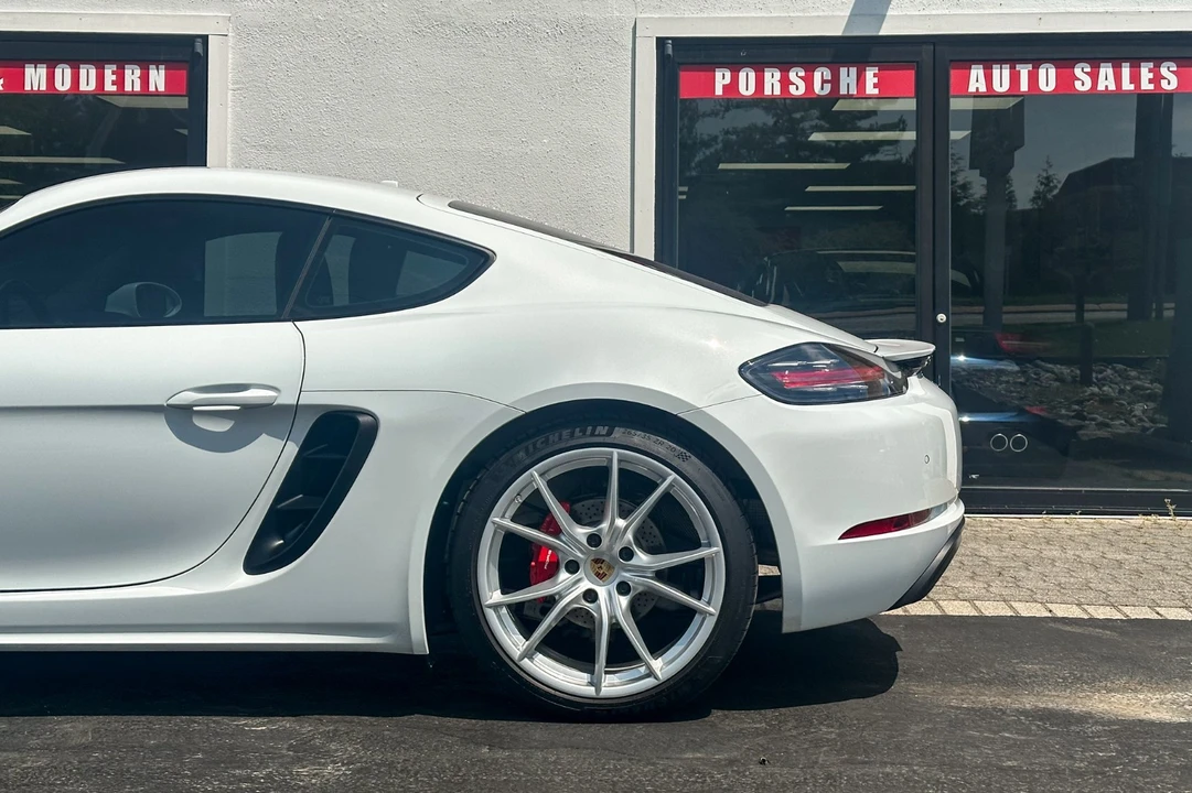 2018 Porsche 718 Cayman - Image 4 of 31