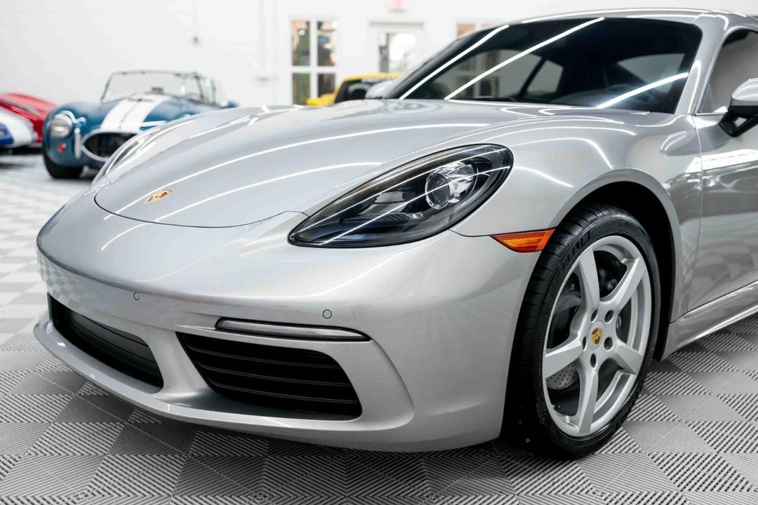 2018 Porsche 718 Cayman - Image 14 of 31