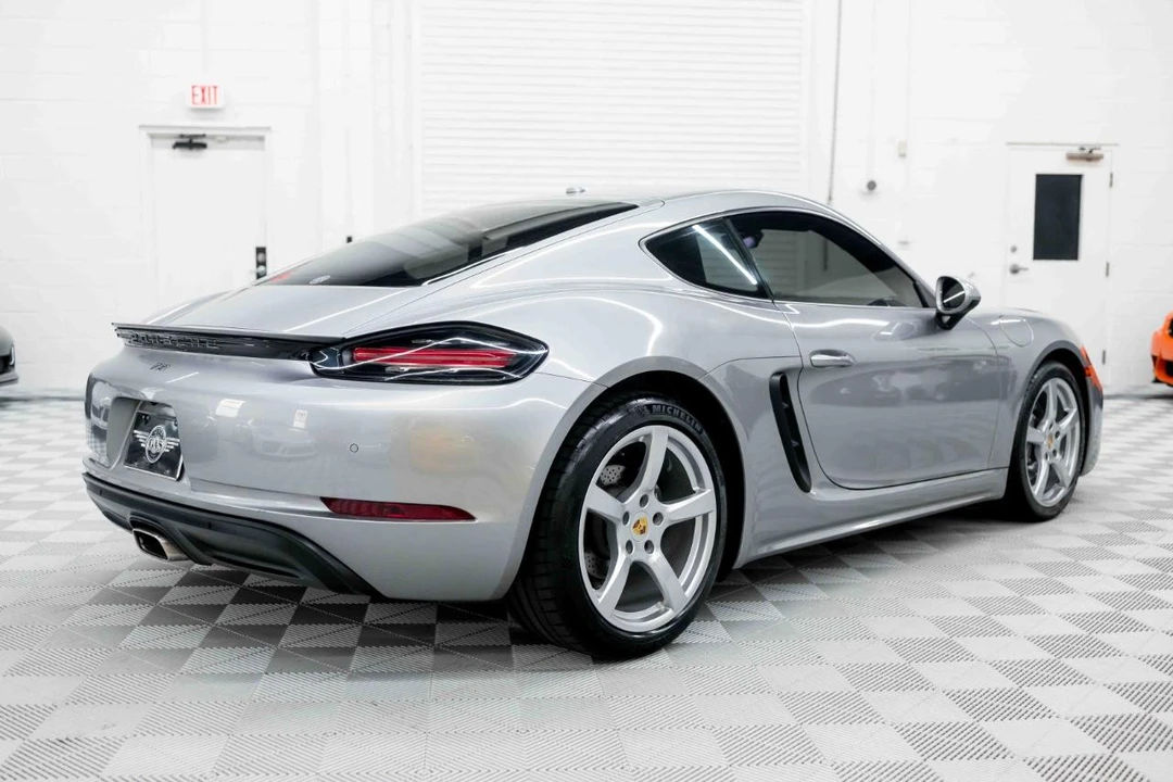 2018 Porsche 718 Cayman - Image 8 of 31