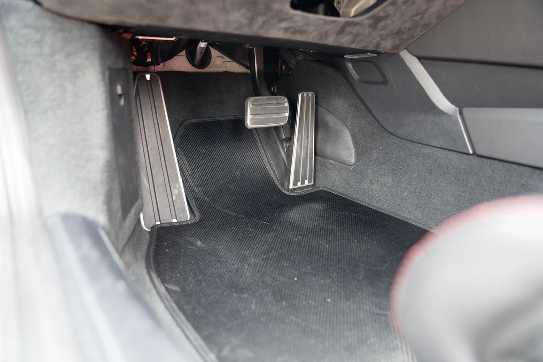2018 Porsche 991 GT2 RS - Image 18 of 31
