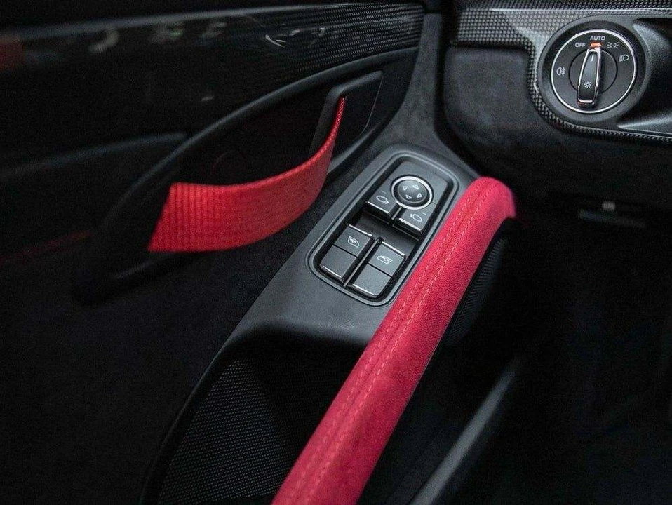 2018 Porsche 991 GT2 RS - Image 7 of 11