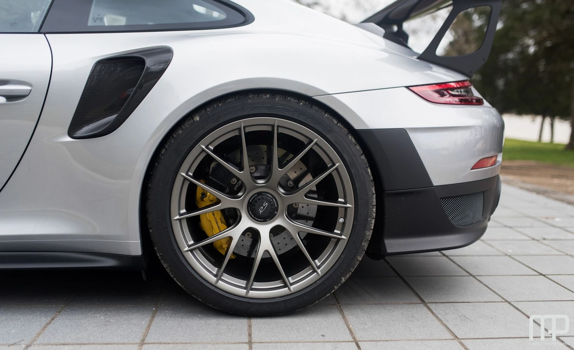 2018 Porsche 991 GT2 RS - Image 10 of 31
