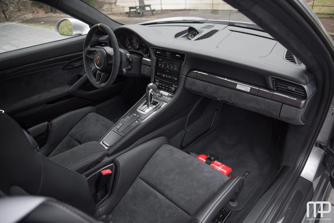 2018 Porsche 991 GT2 RS - Image 29 of 31