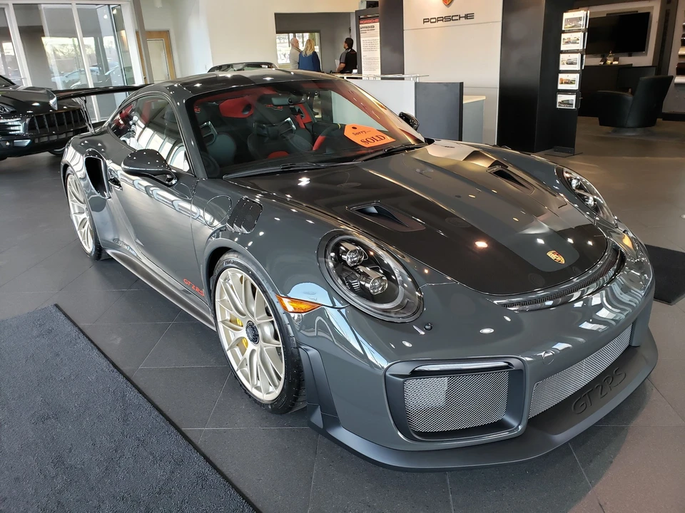 2018 Porsche 991 GT2 RS - Image 4 of 31