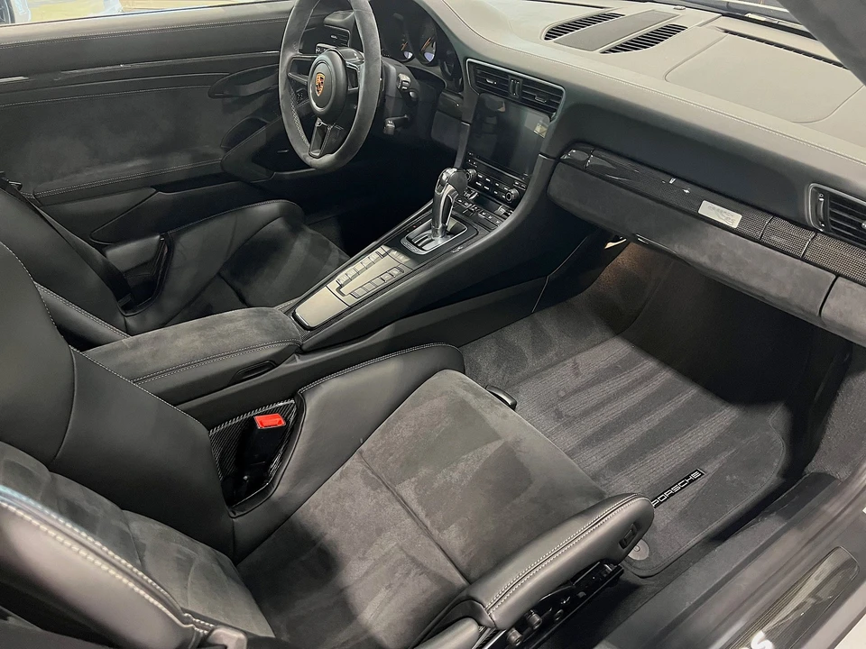 2018 Porsche 991 GT2 RS - Image 15 of 18