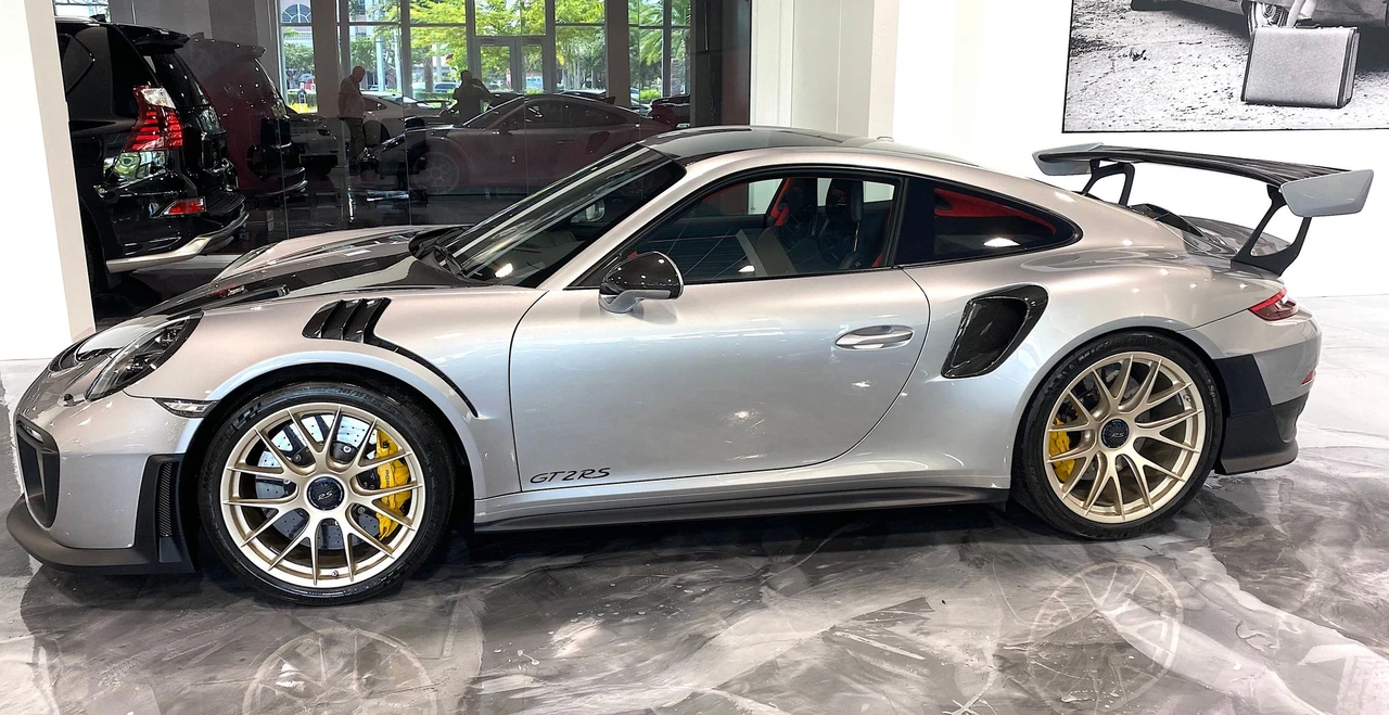 2018 Porsche 991 GT2 RS - Image 2 of 12
