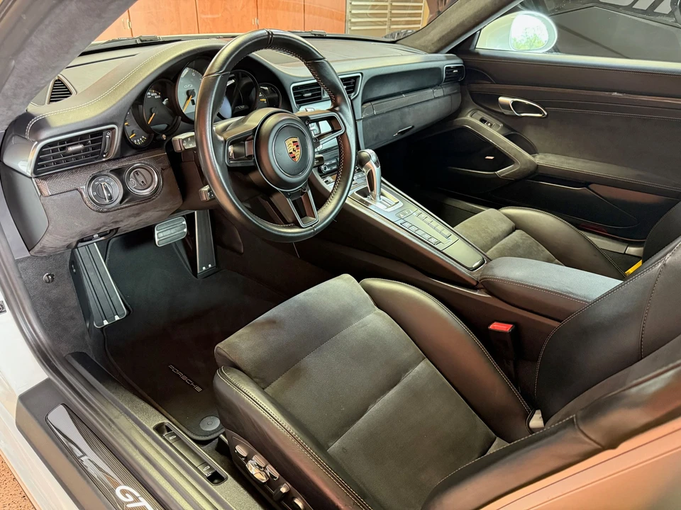 2018 Porsche 991 GT3 - Image 17 of 26