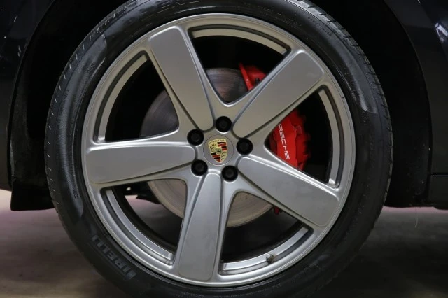 2018 Porsche Macan GTS - Image 18 of 21