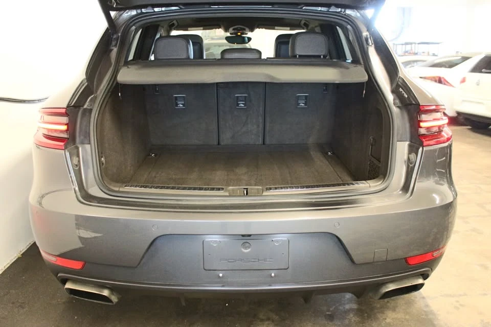 2018 Porsche Macan - Image 8 of 11