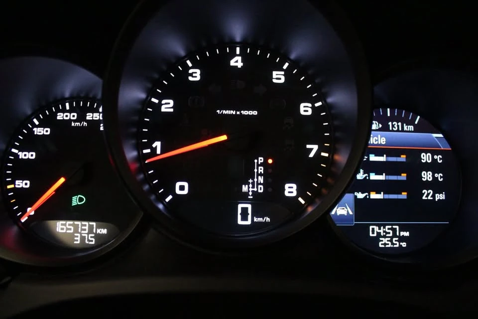2018 Porsche Macan - Image 10 of 11