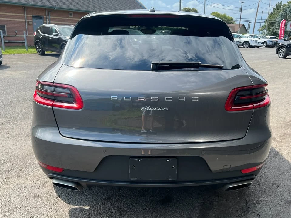 2018 Porsche Macan - Image 14 of 17