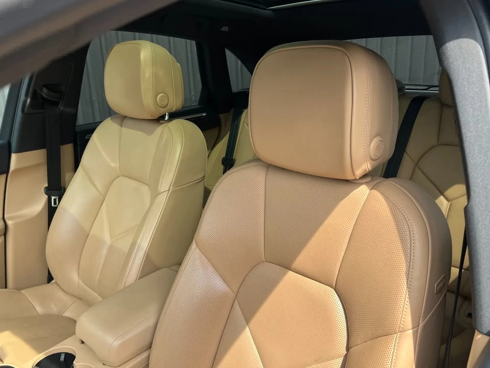 2018 Porsche Macan - Image 17 of 17