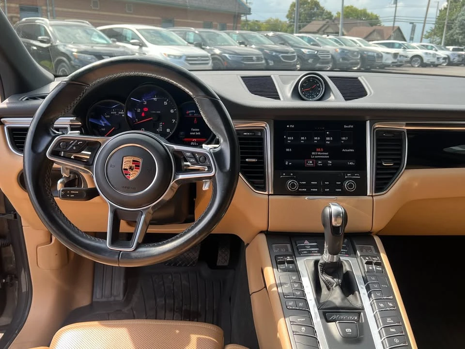2018 Porsche Macan - Image 12 of 17