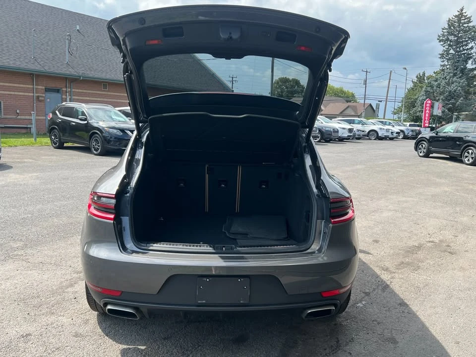 2018 Porsche Macan - Image 15 of 17