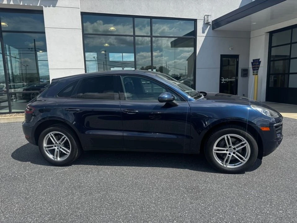2018 Porsche Macan - Image 17 of 18
