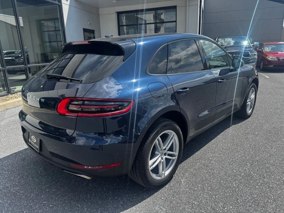 2018 Porsche Macan - Image 14 of 18