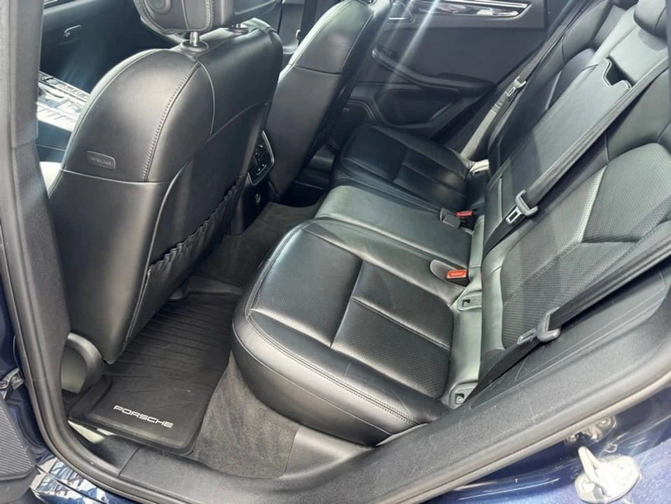 2018 Porsche Macan - Image 10 of 18