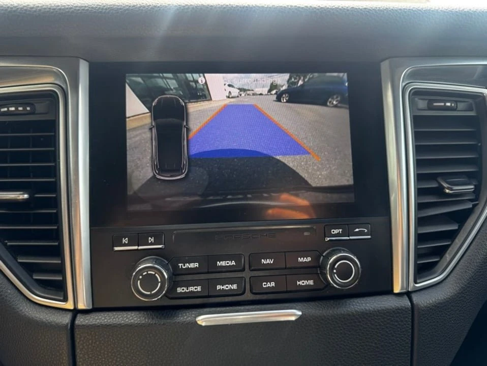 2018 Porsche Macan - Image 7 of 18