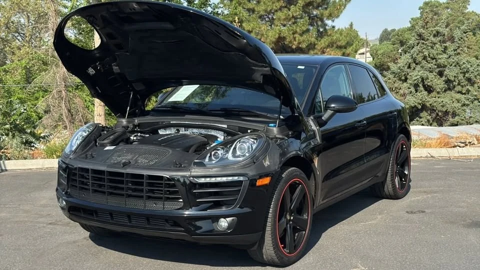 2018 Porsche Macan - Image 10 of 18
