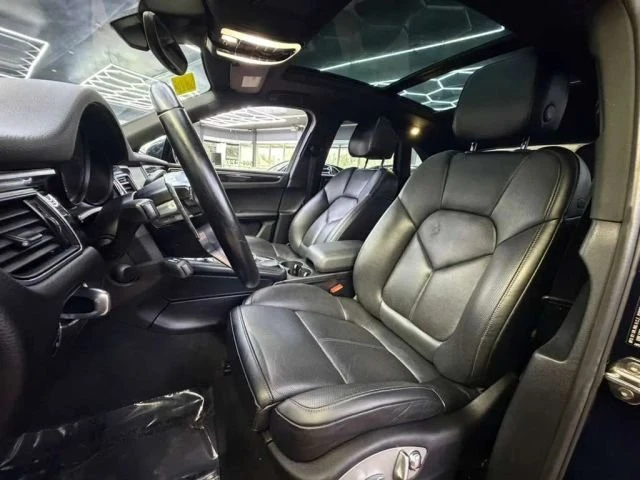 2018 Porsche Macan - Image 13 of 20