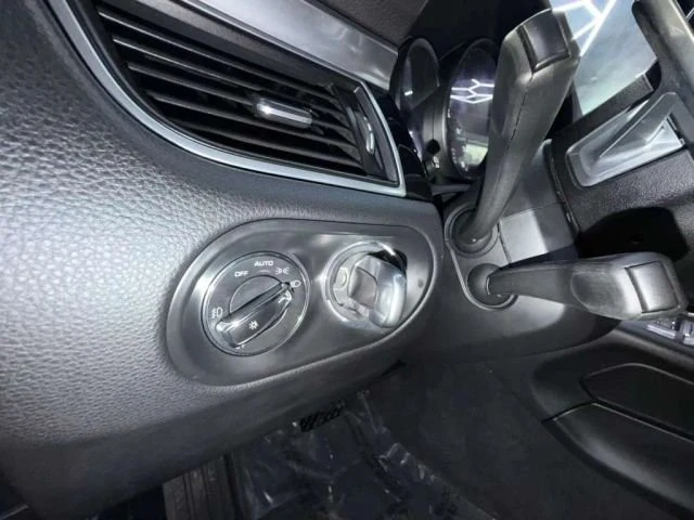 2018 Porsche Macan - Image 16 of 20