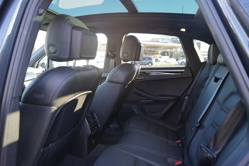2018 Porsche Macan S - Image 10 of 20