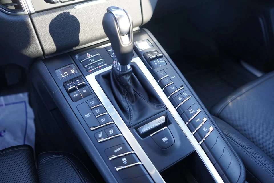 2018 Porsche Macan S - Image 9 of 20