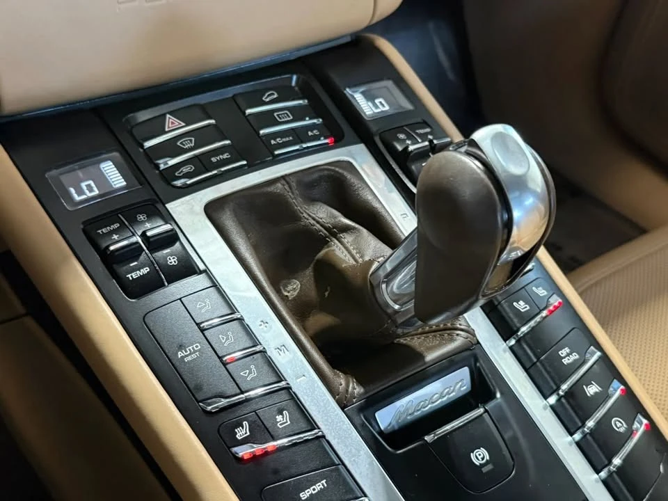 2018 Porsche Macan S - Image 18 of 20