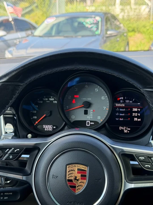 2018 Porsche Macan S - Image 14 of 20
