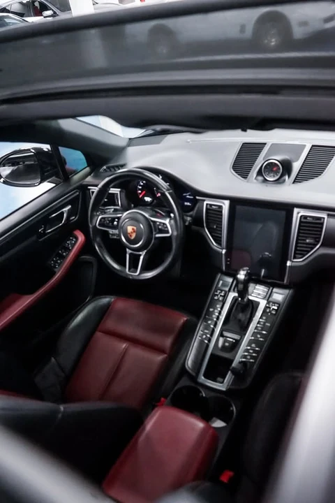 2018 Porsche Macan - Image 8 of 14