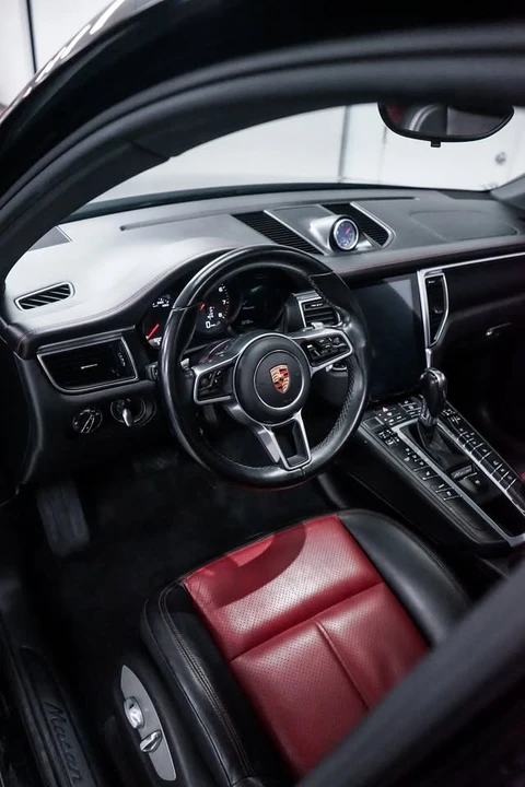 2018 Porsche Macan - Image 7 of 14