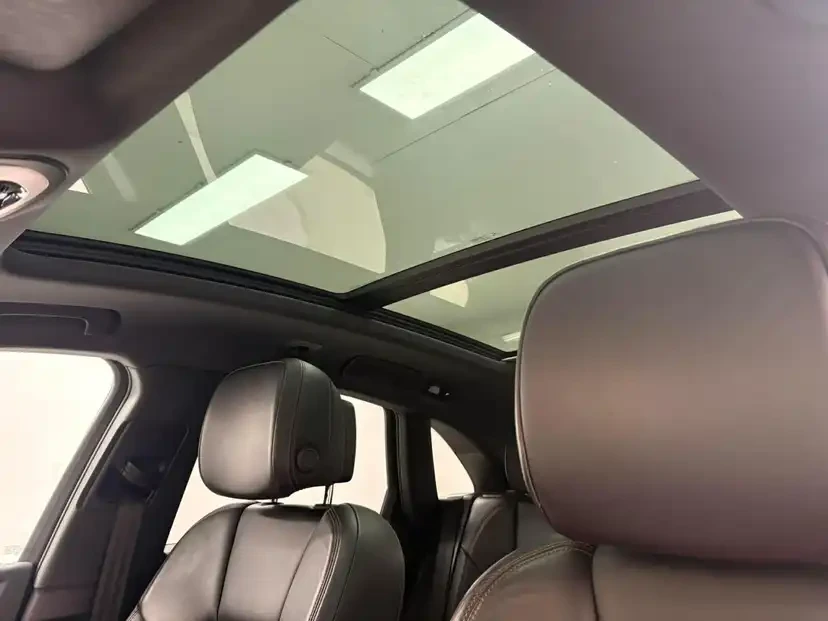 2018 Porsche Macan - Image 8 of 15