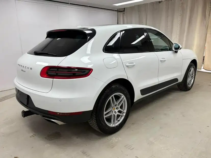 2018 Porsche Macan - Image 5 of 15
