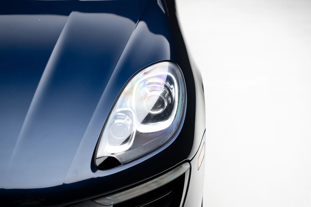 2018 Porsche Macan - Image 11 of 31