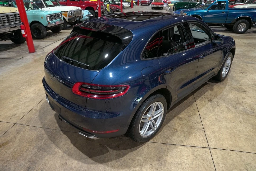 2018 Porsche Macan - Image 17 of 31