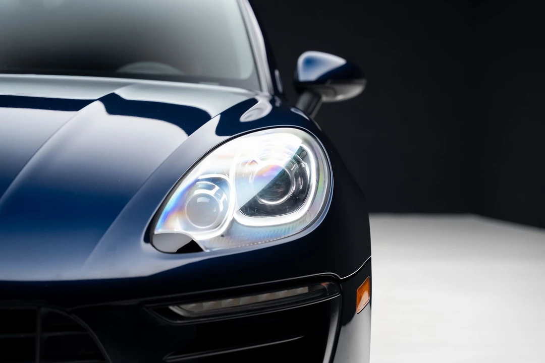 2018 Porsche Macan - Image 10 of 31