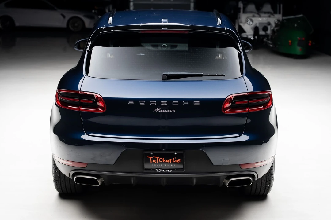 2018 Porsche Macan - Image 24 of 31