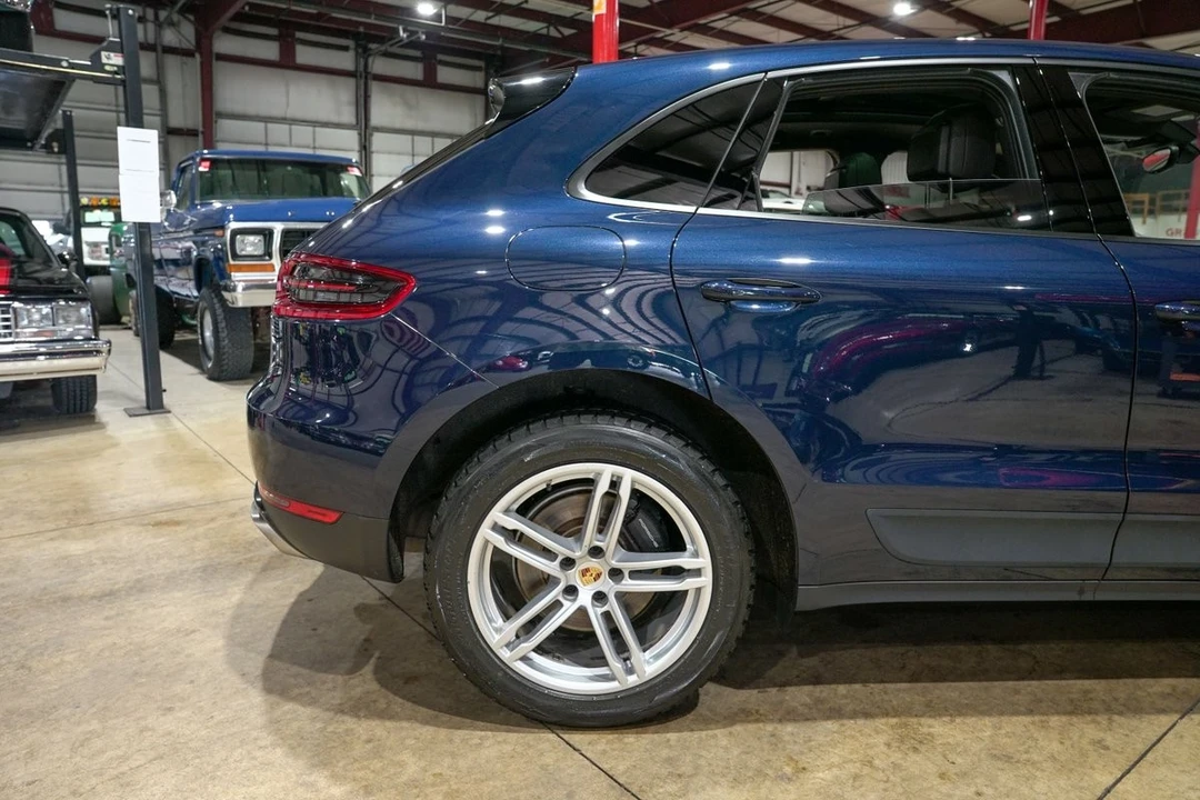 2018 Porsche Macan - Image 9 of 31