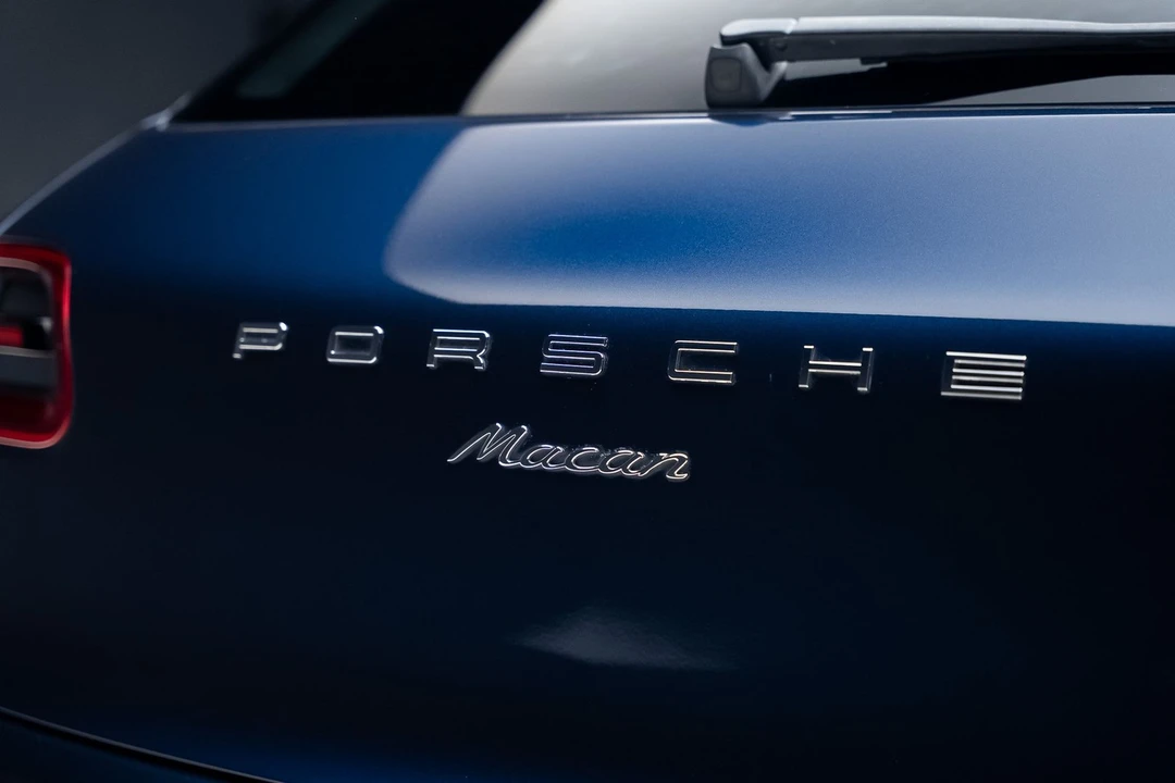 2018 Porsche Macan - Image 29 of 31