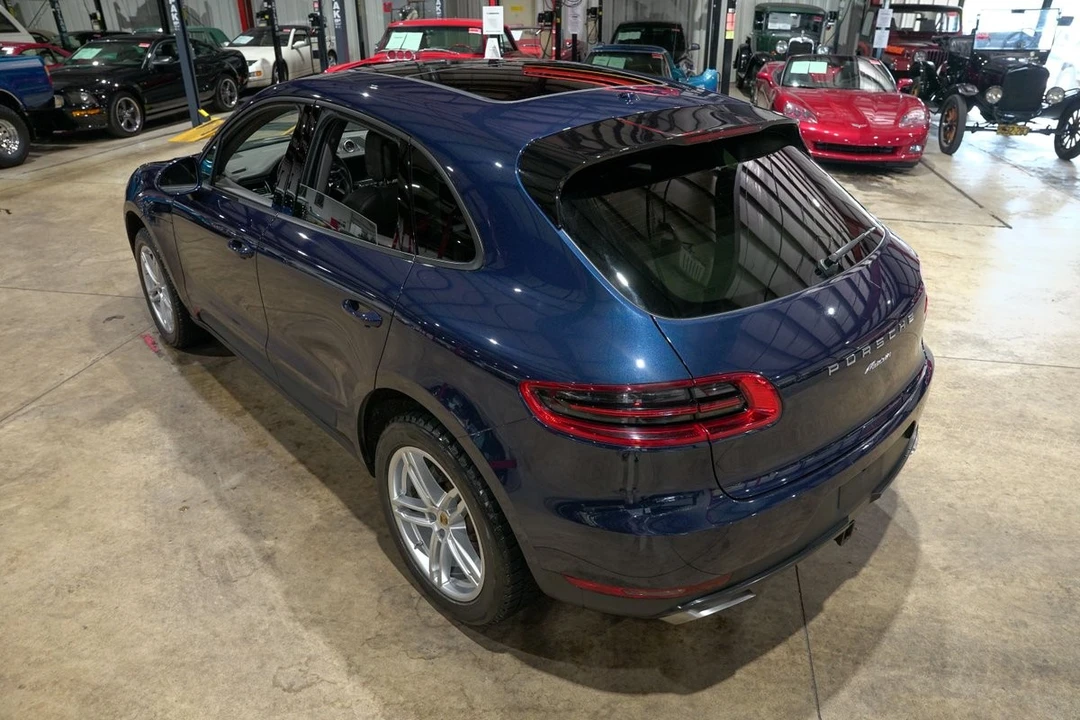 2018 Porsche Macan - Image 16 of 31