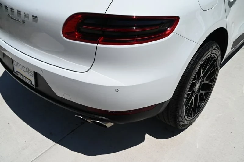 2018 Porsche Macan - Image 12 of 20