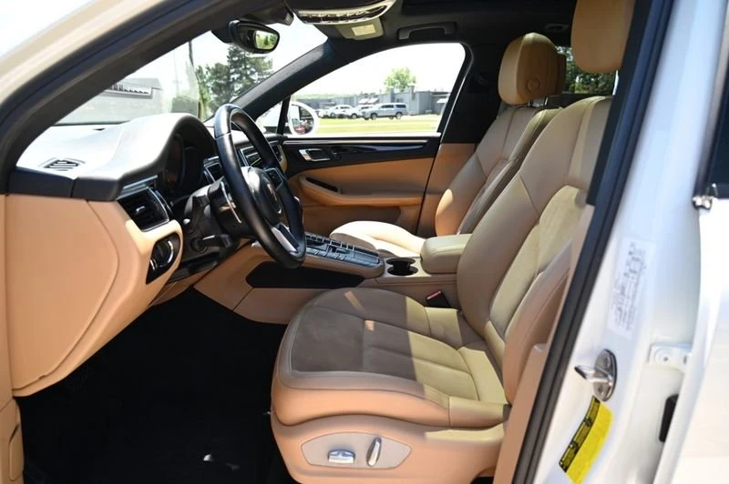 2018 Porsche Macan - Image 16 of 20