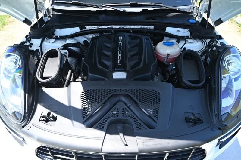 2018 Porsche Macan - Image 14 of 20