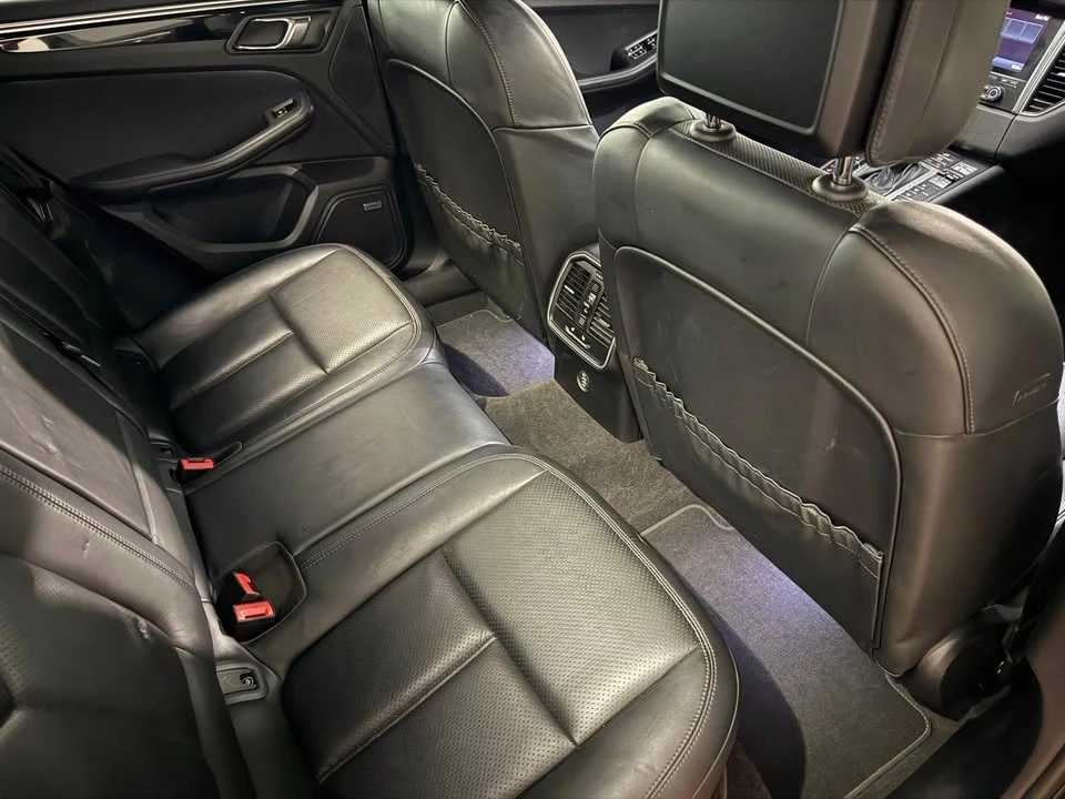 2018 Porsche Macan - Image 10 of 10