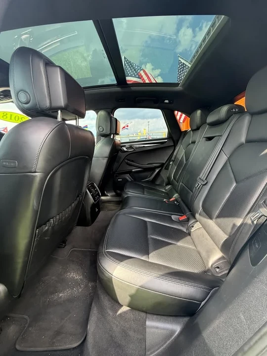 2018 Porsche Macan - Image 8 of 13