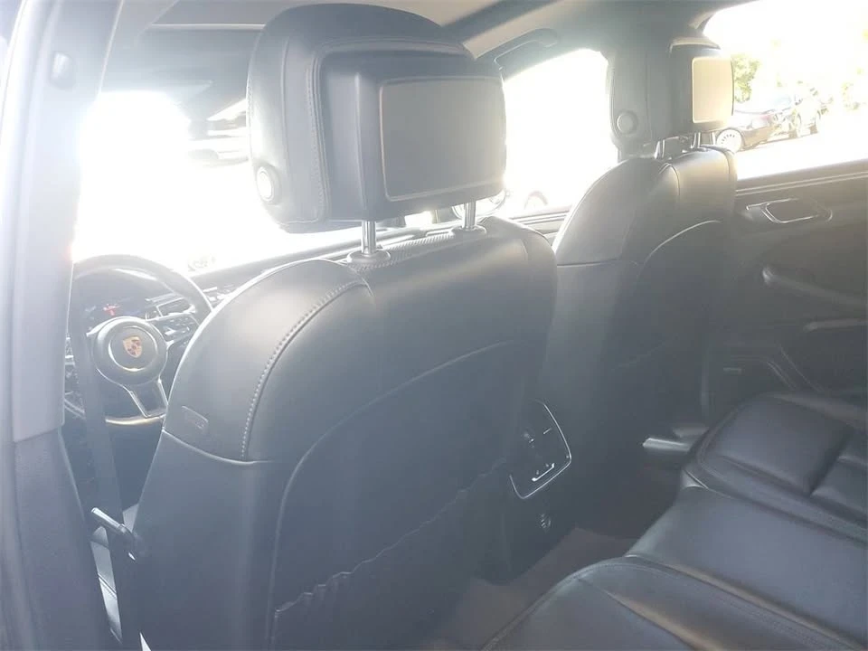 2018 Porsche Macan - Image 8 of 20