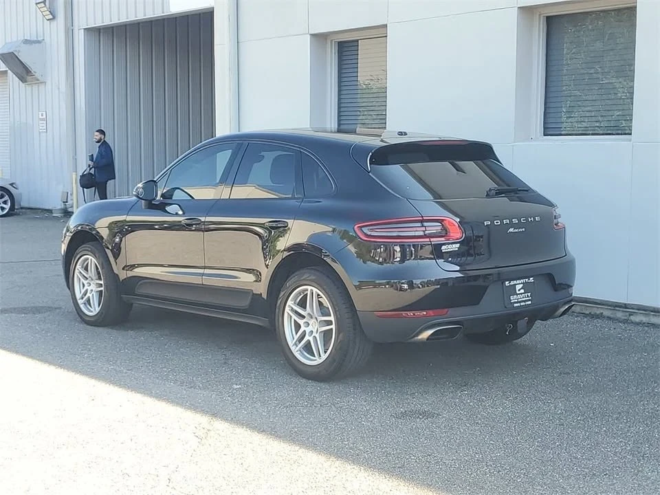 2018 Porsche Macan - Image 2 of 20